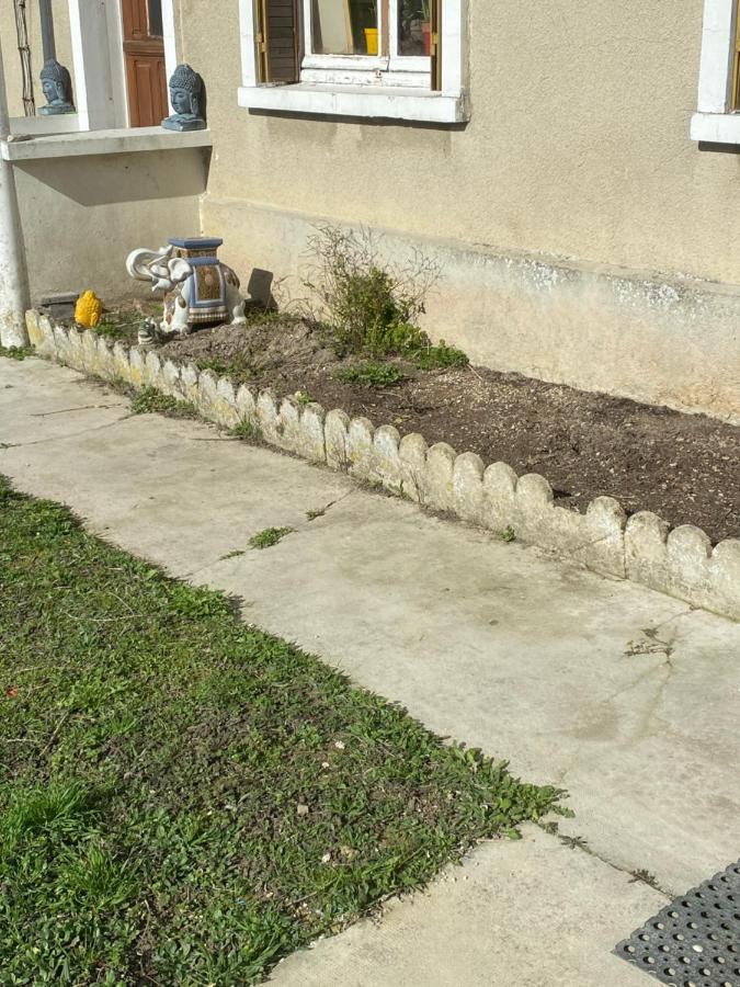 Adorable Gesthouse Avec Parking Gratuit Sur Place. Apartamento Le Chene Exterior foto